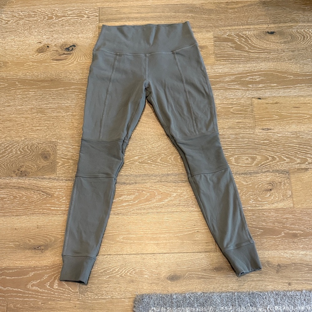 ALO | Women’s Avenue High Waist Yoga Leggings - Olive Branch | Small